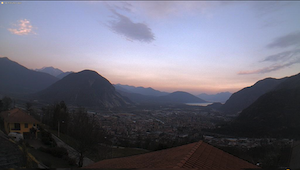 Webcam Gravellona Toce Blick auf Monte Zeda und den Lago Maggiore